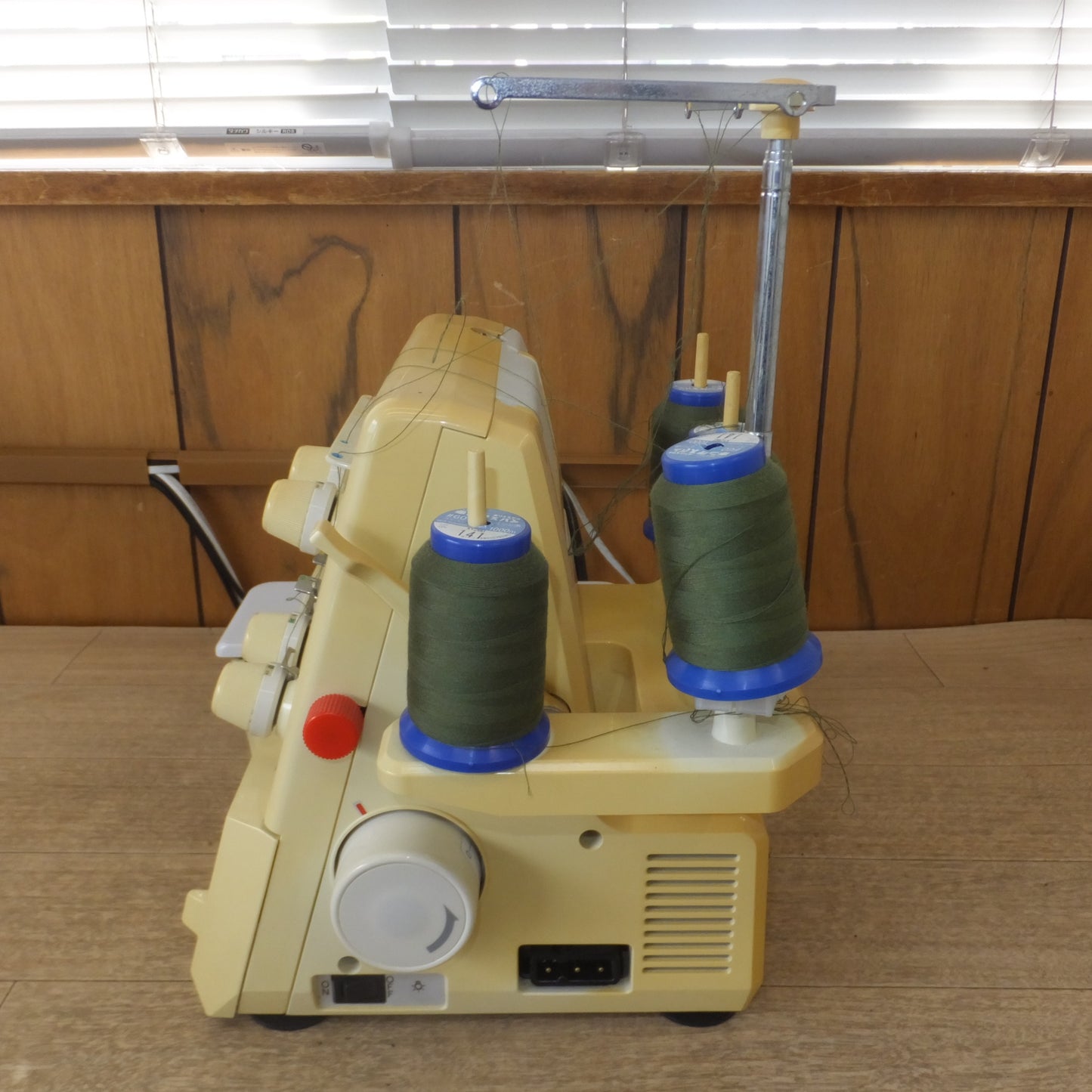 [送料無料] 現状品★ジューキ JUKI ベビーロック baby lock PRO LINE ロックミシン BL4-828DF　KNIT SEWING CLUB KIMIE SATO★