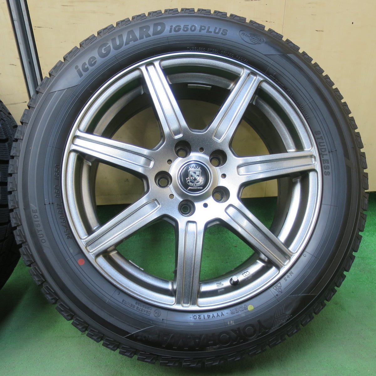 ほぼ未使用★スタッドレス 215/60R17 ヨコハマ アイスガード iG50 プラス MANARAY SPORT マナレイ スポーツ 17インチ PCD114.3/5H★5112110イス