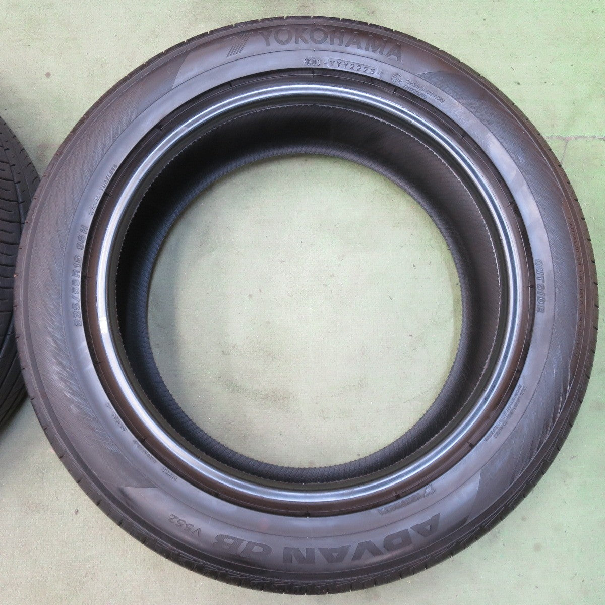 バリ溝！25年！9.5分★225/55R18 ヨコハマ アドバン dB V552 V552B タイヤ 18インチ ZR-V エルグランド デリカ D:5 等★6072808イノタ