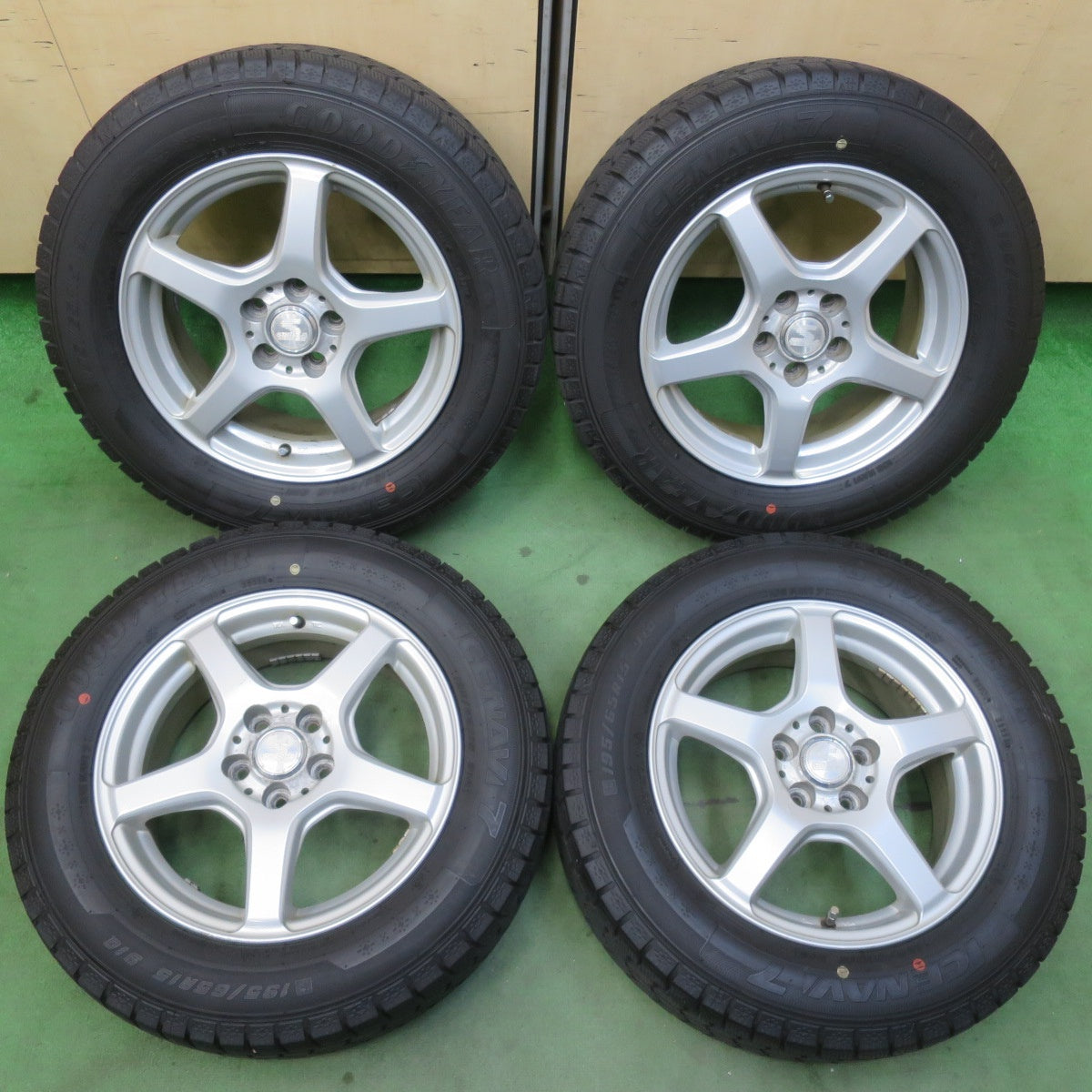 バリ溝！23年！9分★プリウス 等 195/65R15 スタッドレス グッドイヤー アイスナビ7 SIBILLA GG シビラ 15インチ PCD100/5H★5123108イス
