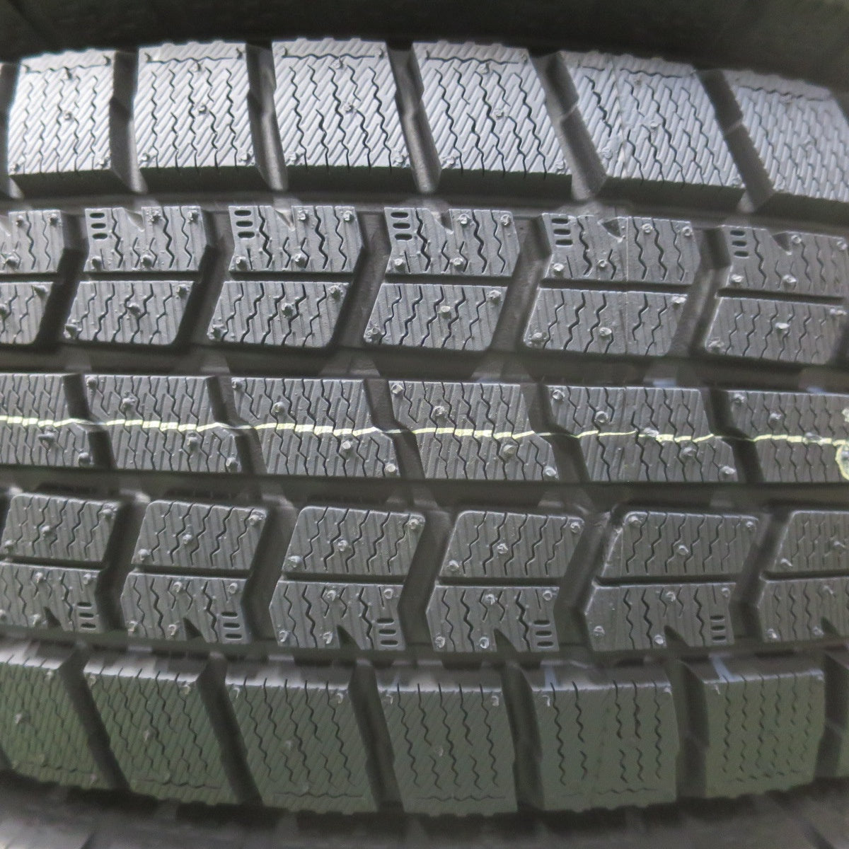 未使用！25年★スタッドレス 195/65R15 グッドイヤー アイスナビ7 タイヤ 15インチ ノア ヴォクシー ステップワゴン プリウス エスクァイア 等★6042601IMスタ