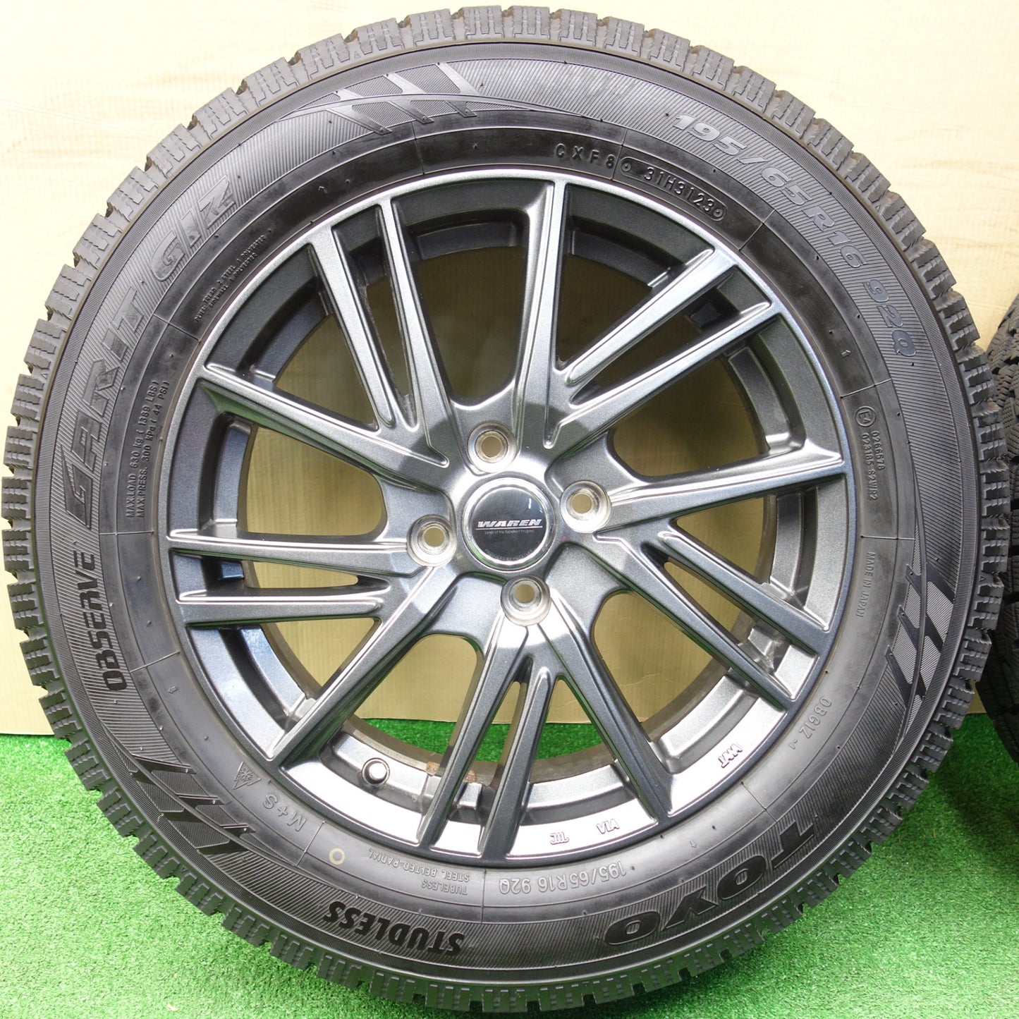 バリ溝！23年！キレイ！9.5分以上★スタッドレス 195/65R16 トーヨー オブザーブ ガリット GIZ WAREN ヴァーレン 16インチ PCD100/4H★5121102KTス