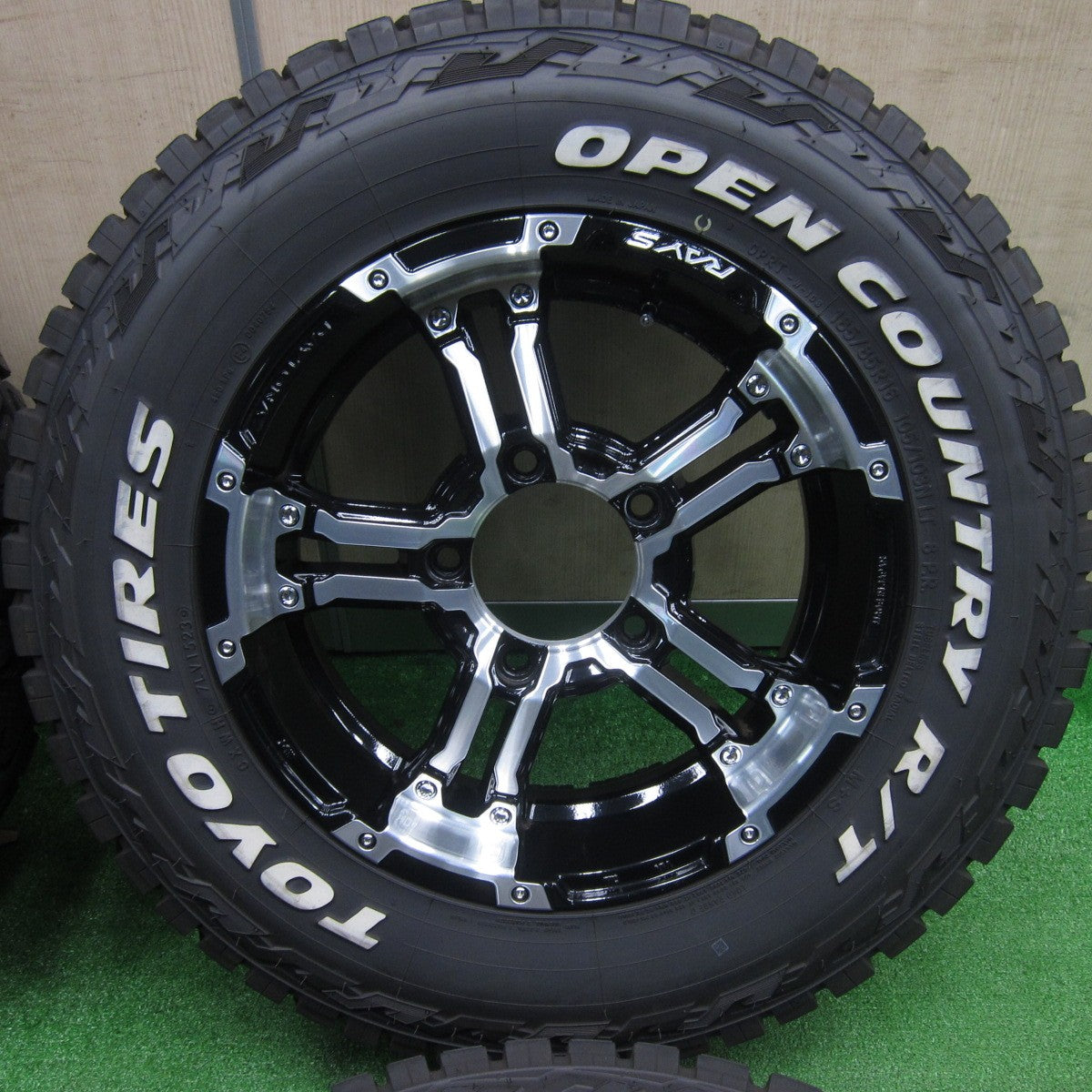 [送料無料] バリ溝！23年！キレイ！9.5分★RAYS DAYTONA FDX-J 185/85R16 トーヨー オープンカントリー R/T ホワイトレター レイズ デイトナ 16インチ PCD139.7/5H★4111803TNノ