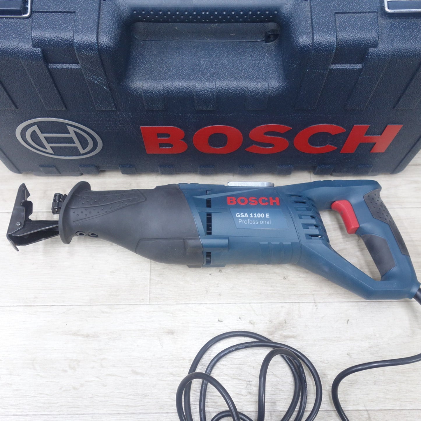 [送料無料] ◆BOSCH セーバーソー GSA 1100 E Professional ケース付 レシプロソー 切断 電動 工具 ボッシュ◆