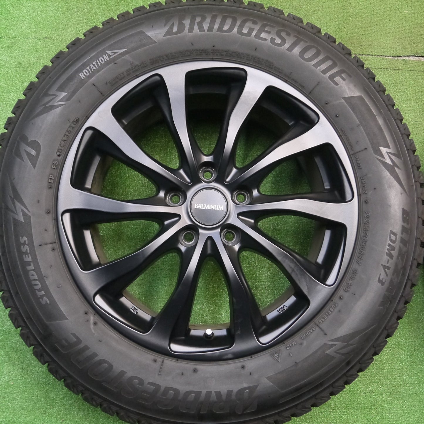 [送料無料] キレイ！20年★スタッドレス 225/65R17 ブリヂストン ブリザック DM-V3 BALMINUM バルミナ 17インチ PCD114.3/5H★4122709Hス