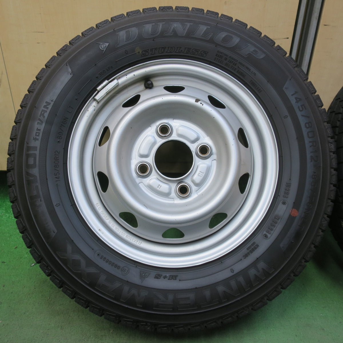 バリ溝！24年！9分◎スタッドレス 145/80R12 80/78N ダンロップ ウインターマックス LV01 for VAN スチール ホイール 12インチ PCD100/4H◎6091103イス