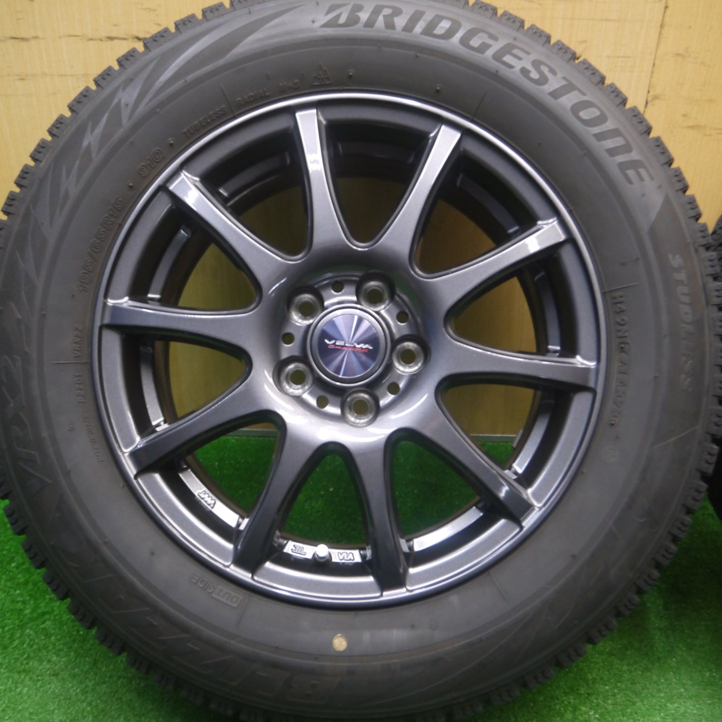[送料無料] バリ溝！23年！キレイ！9.5分★プリウス等 195/65R15 スタッドレス ブリヂストン ブリザック VRX2 VELVA CHARGE ヴェルヴァ 15インチ PCD100/5H★4112508Hス