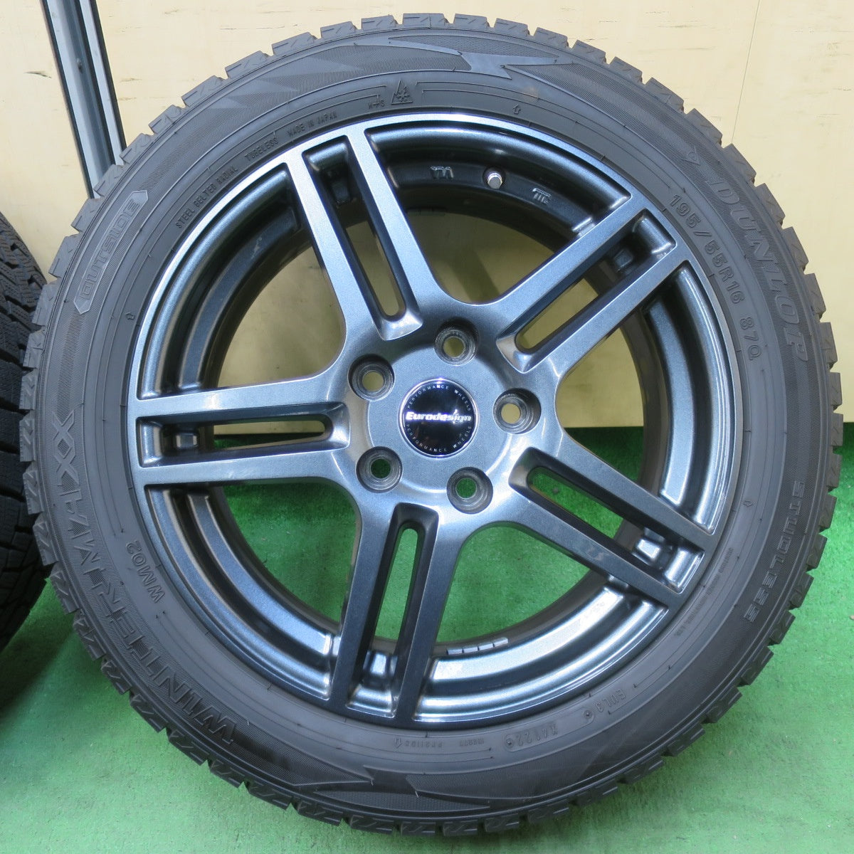 [送料無料] バリ溝！22年！キレイ！ほぼ10分★BMW MINI 等 Eurodesign 195/55R16 スタッドレス ダンロップ ウインターマックス WM02 16インチ ユーロデザイン PCD112/5H★5031507イス