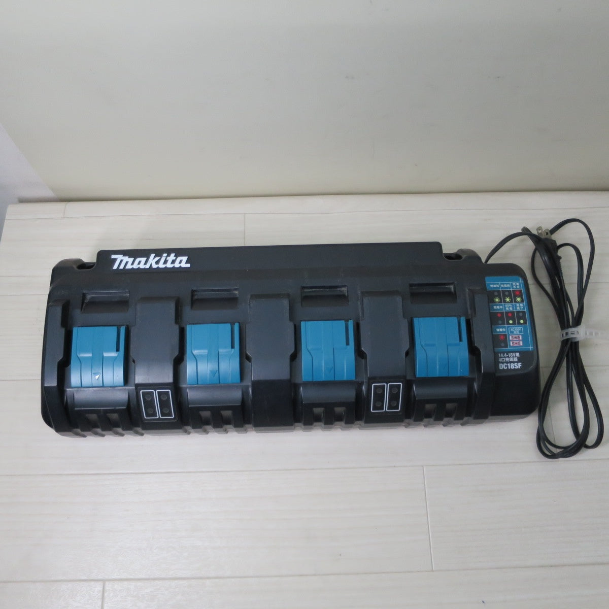[送料無料] ☆マキタ 4口 充電器 DC18SF AC100V 専用 電動 工具 BL1820B BL1830B BL1840 BL1850B BL1860B 等に☆