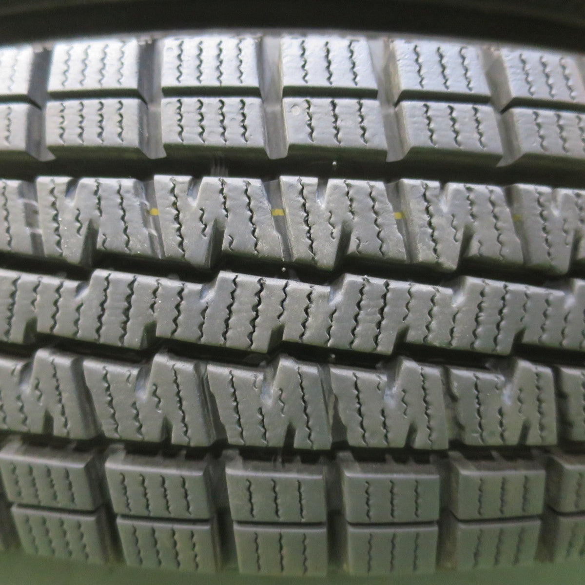 バリ溝！キレイ！9.5分◎スタッドレス 145R12 80/78L クムホ ウインター PorTran CE61 VAN JOKER ジョーカー 12インチ PCD100/4H◎6091101イス