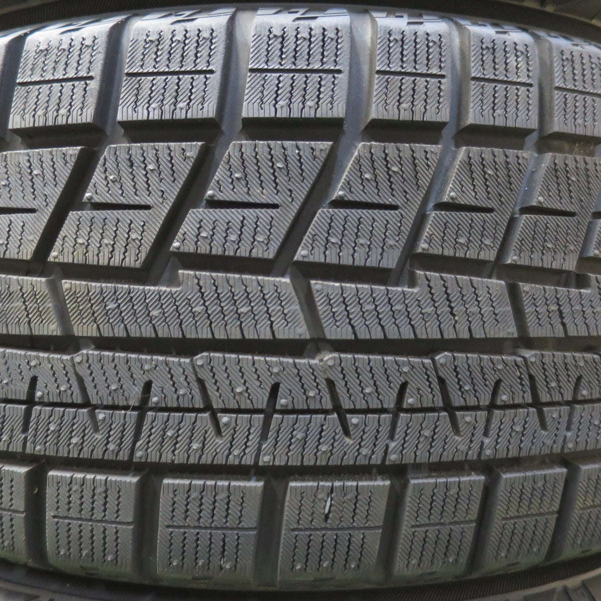 バリ溝！ほぼ10分★スタッドレス 205/50R16 ヨコハマ アイスガード iG60 Treffer トレファー 16インチ PCD114.3/5H★6052802イス
