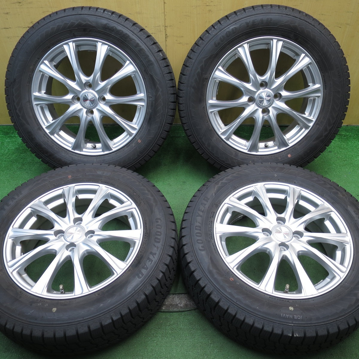 キレイ！21年★スタッドレス 195/65R16 グッドイヤー アイスナビ8 ILLUGA 16インチ PCD100/4H★5062102NJス