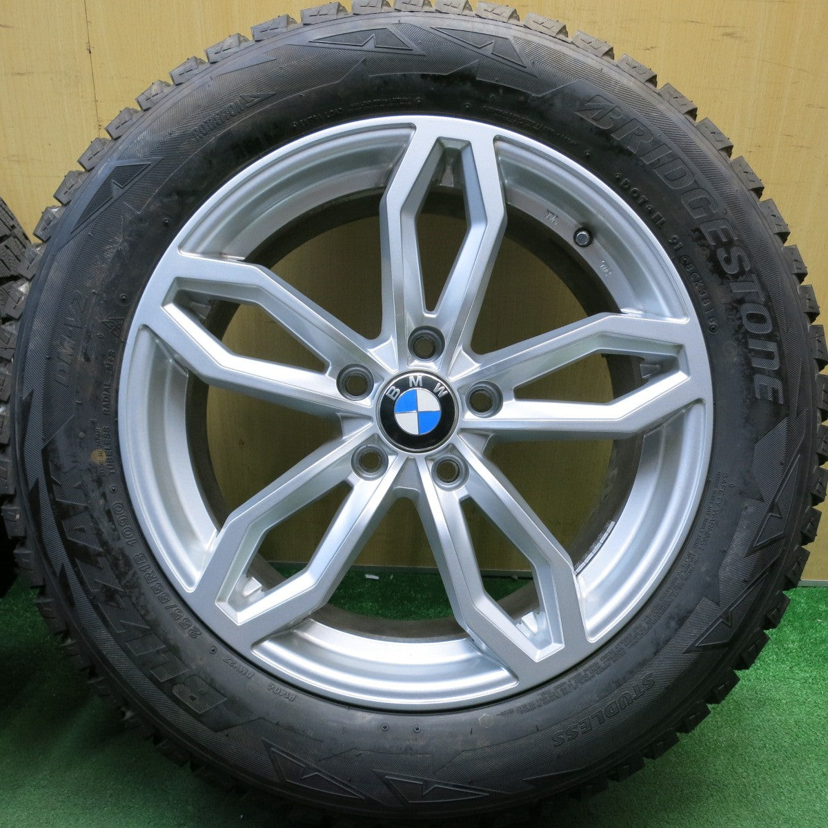 ほぼ未使用！キレイ★BMW 等 AGA Welt 255/55R18 スタッドレス ブリヂストン ブリザック DM-V2 ヴェルト 18インチ PCD120/5H★6052312HAス