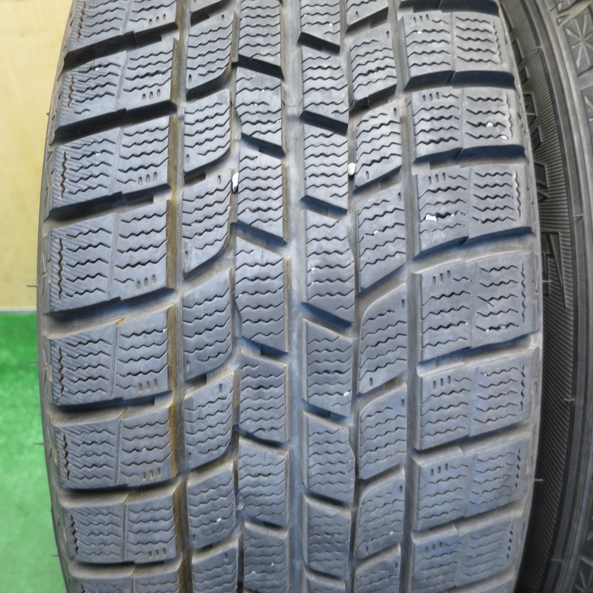 バリ溝！9.5分◎ワーゲン 等 AFT 215/55R17 スタッドレス グッドイヤー アイスナビ6 17インチ PCD112/5H◎6072503NJス
