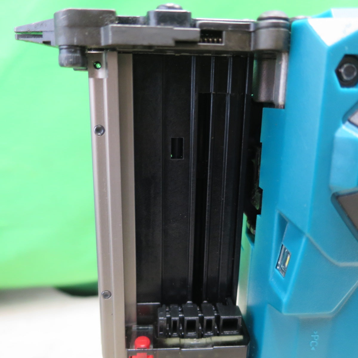 [送料無料] キレイ！バッテリー2個☆マキタ 充電式 ピンタッカ 35mm 40V PT001GRDX ケース 充電器 付き 電動 工具☆