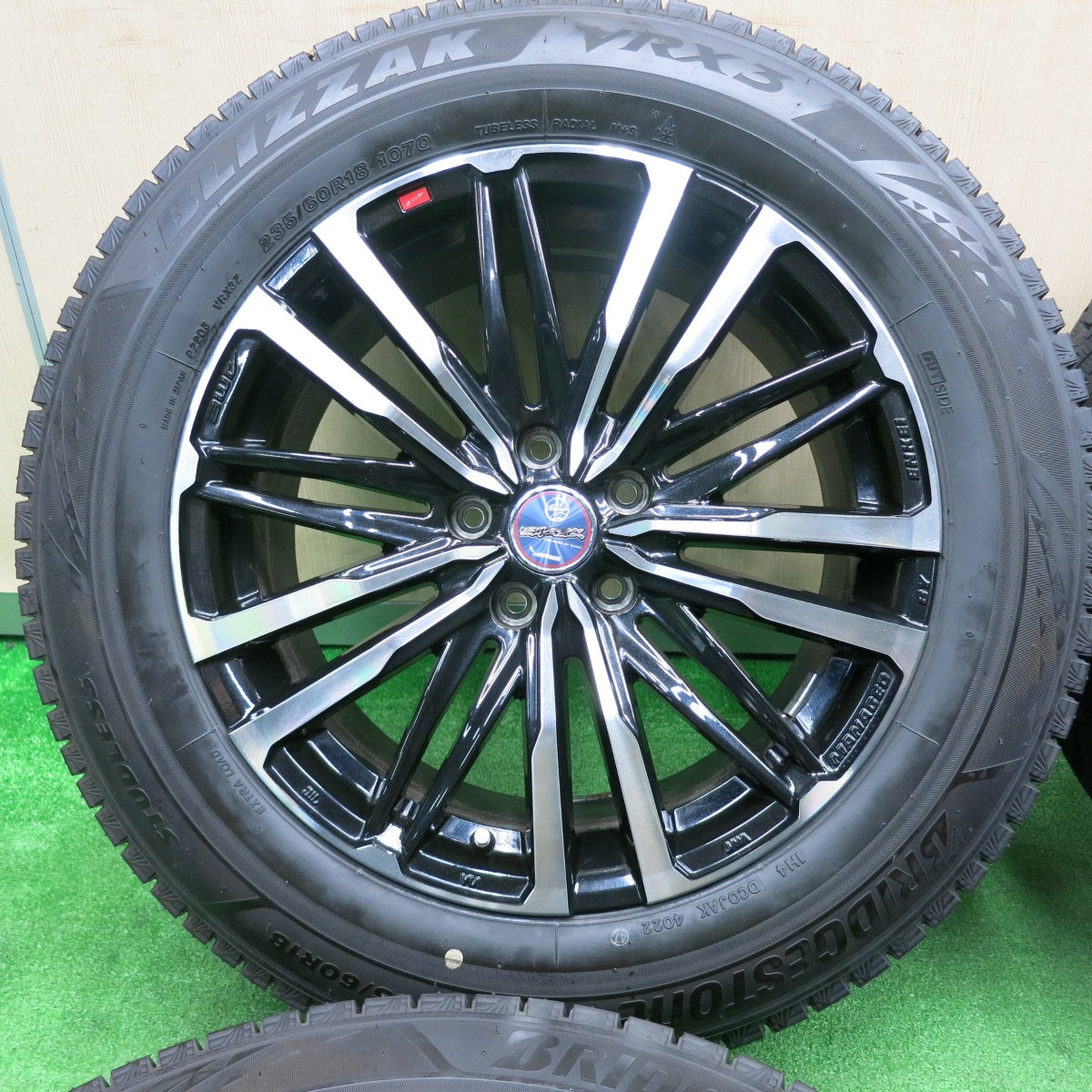 [送料無料] バリ溝！22年！キレイ！9.5分★スタッドレス 235/60R18 ブリヂストン ブリザック VRX3 SMACK ENKEI AME スマック エンケイ 18インチ PCD114.3/5H★4111306TNス