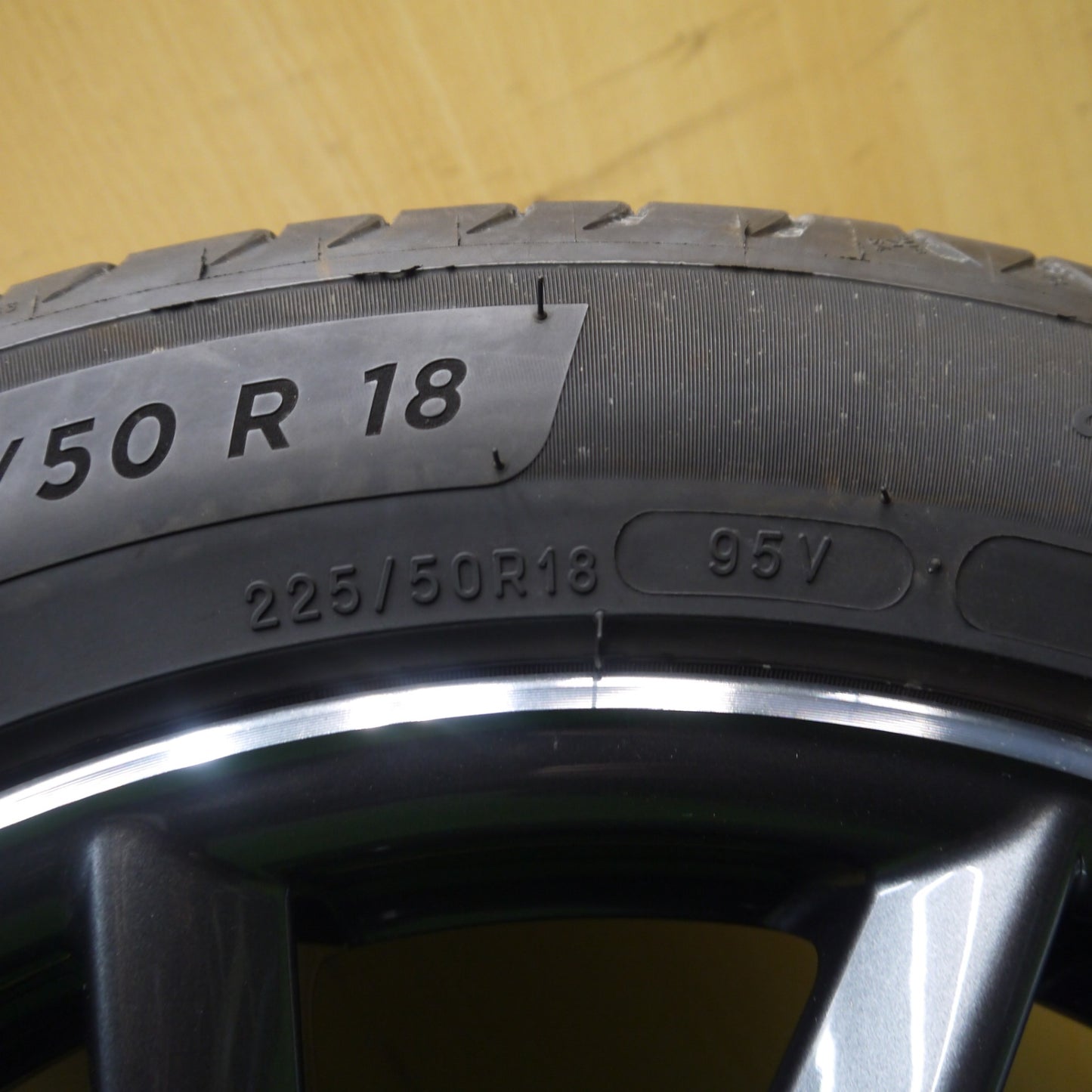 キレイ！24年！1本★トヨタ カローラ クロス Zグレード 純正 225/50R18 ミシュラン プライマシー4 PRIMACY4 18インチ PCD114.3/5H★6022702Hノ