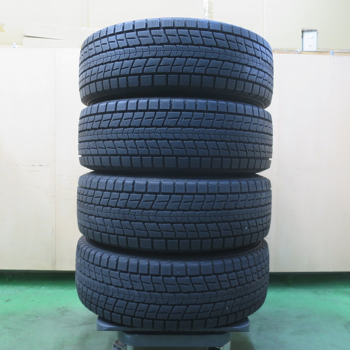 バリ溝！9.5分★フォレスター 等 225/60R17 スタッドレス ダンロップ ウインターマックス SJ8 SMACK ENKEI AME スマック エンケイ 17インチ PCD100/5H★6031408イス