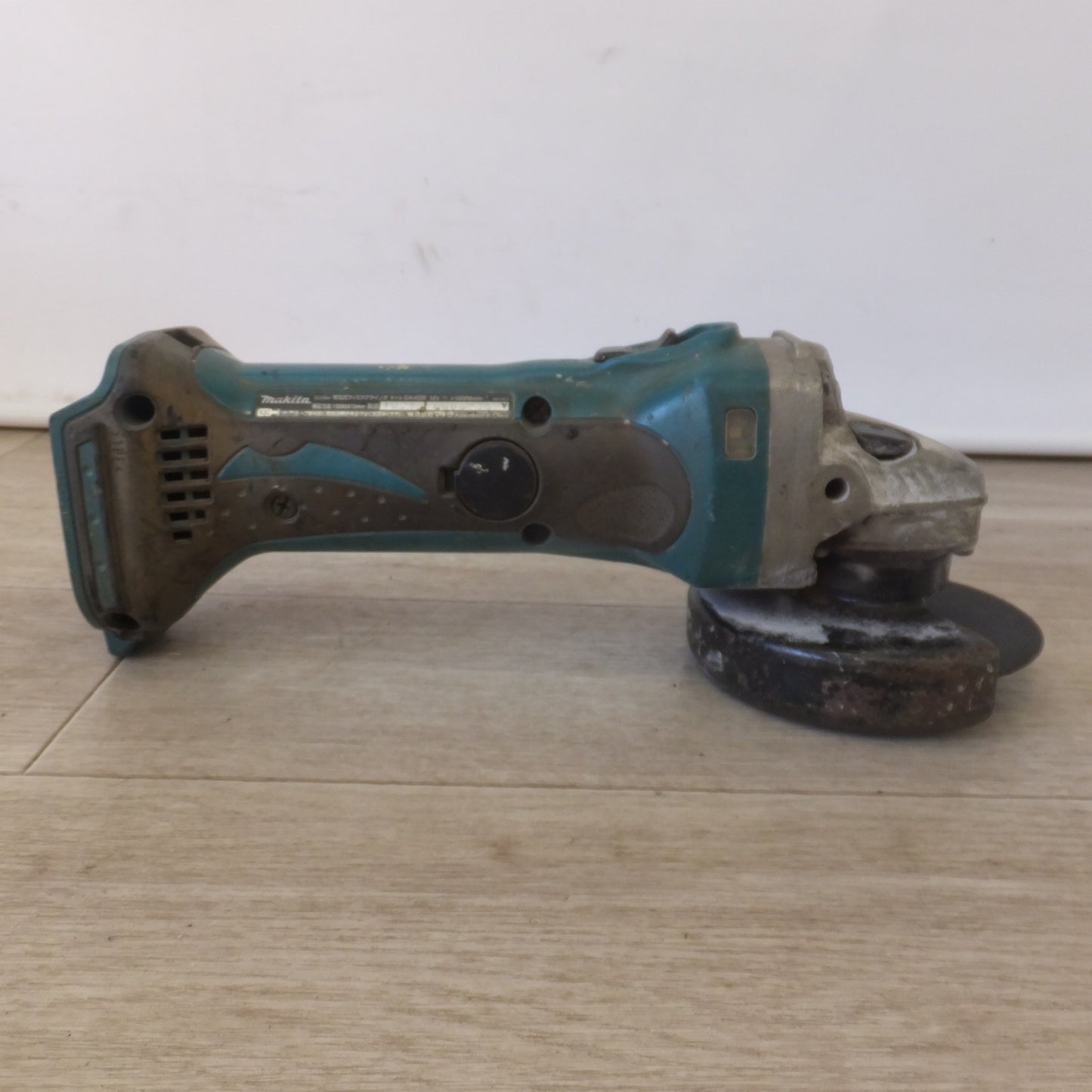 [送料無料] ★マキタ makita 100mm 充電式ディスクグラインダ GA402D 18V 本体のみ★