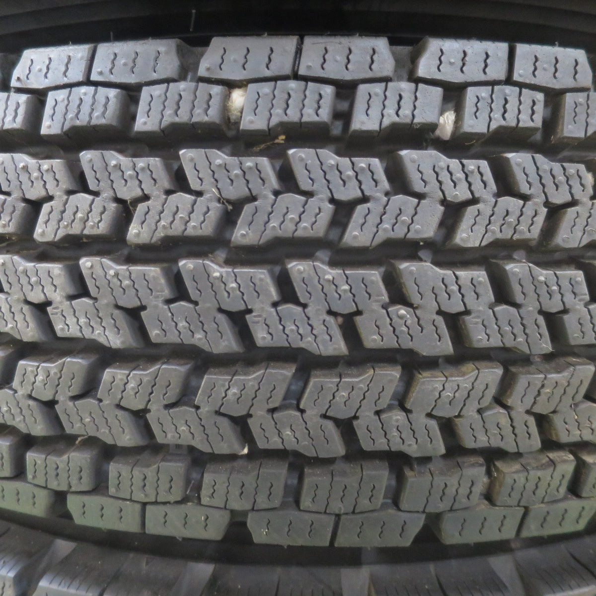 バリ溝！23年！ほぼ10分！6本！付属品付★トラック 225/80R17.5 123/122L スタッドレス ヨコハマ 905W RTG メッキ 135-12S TOPY スチール 135-9CS PCD222.25/6H★6042903ナス
