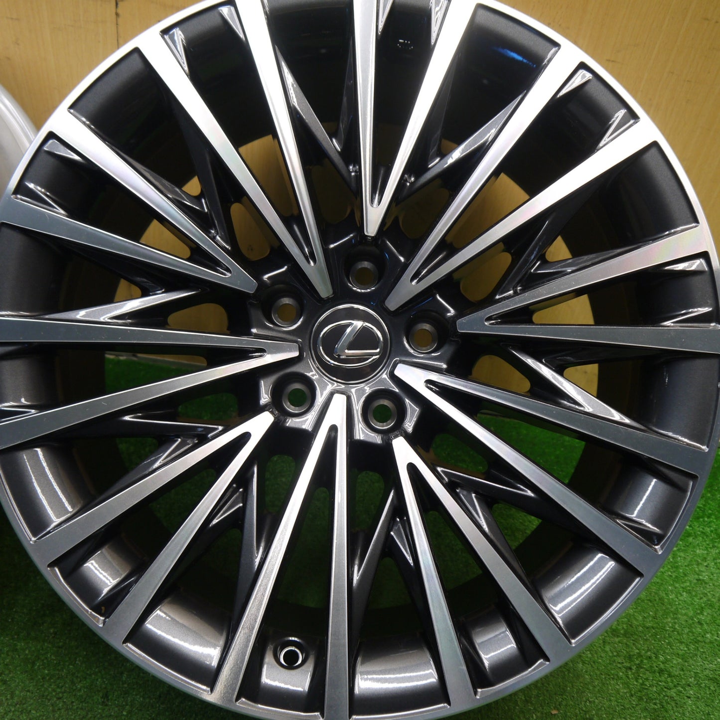 新車外し★レクサス LS Fスポーツ 純正 ホイール 20インチ 20×8.5J PCD120/5H★5111704Hホ