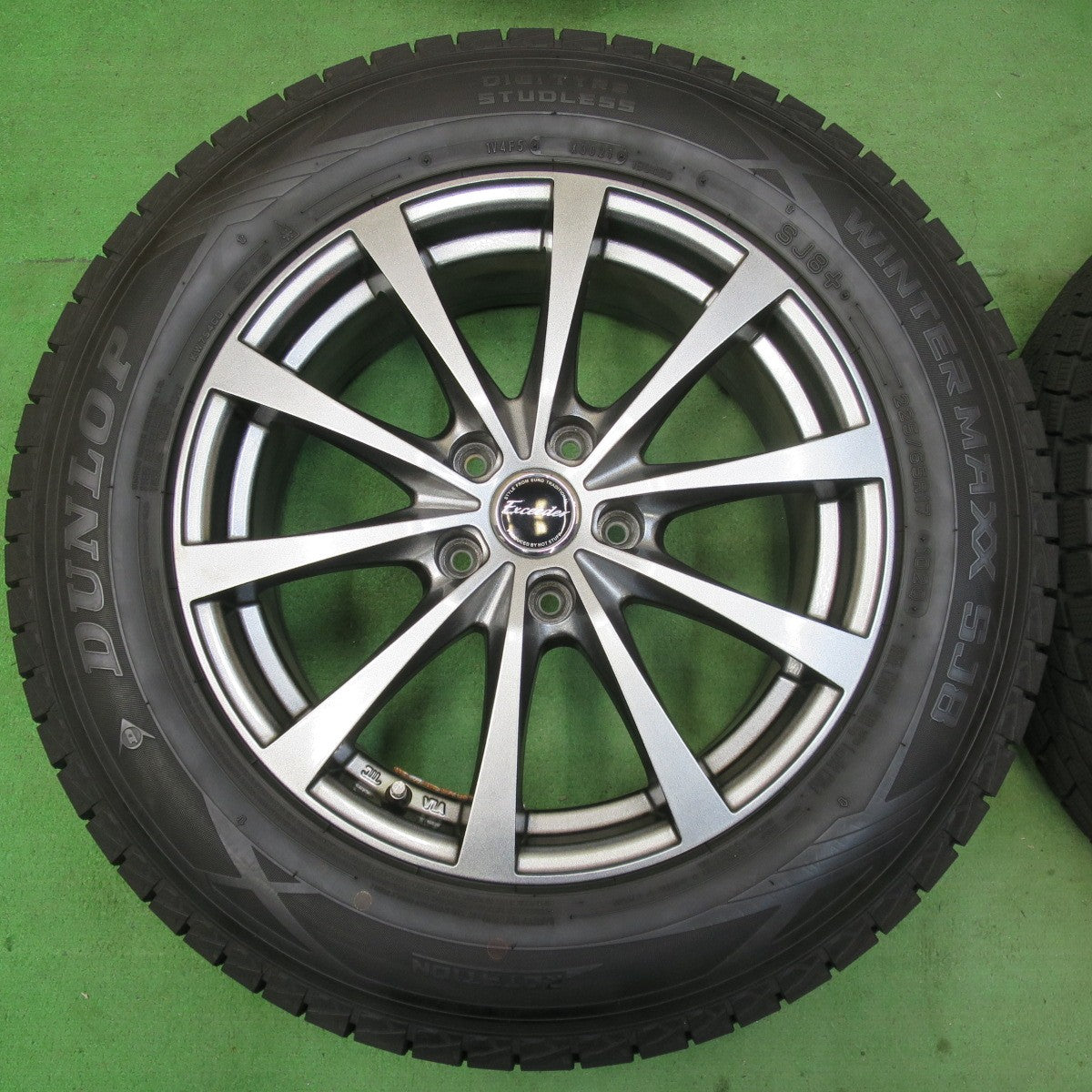 [送料無料] バリ溝！21年！キレイ！9.5分★スタッドレス 225/65R17 ダンロップ ウインターマックス SJ8 Exceeder エクシーダー 17インチ PCD114.3/5H★5011305イス