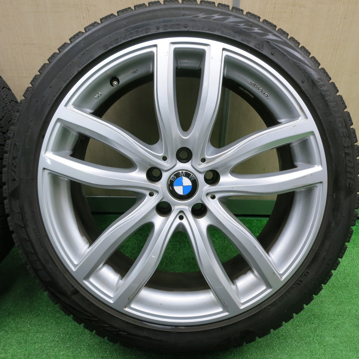[送料無料] バリ溝！9.5分★BMW 等 MAK FAHR 245/40R19 スタッドレス ブリヂストン ブリザック VRX2 19インチ PCD112/5H★4100602HAス