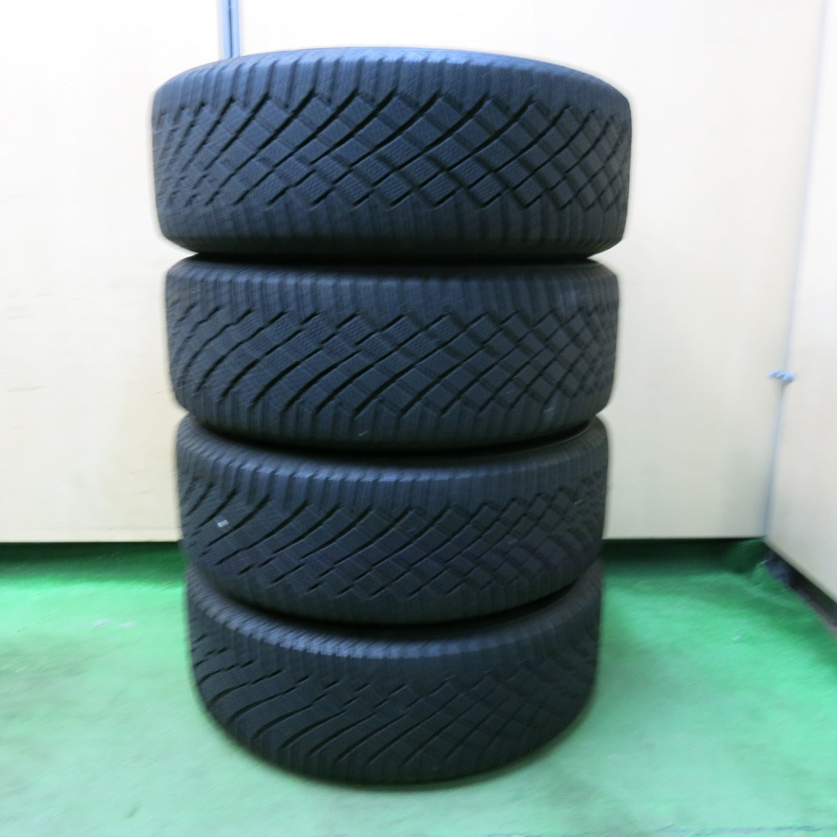 [送料無料] バリ溝！9分★アウディ Q5 純正 235/55R19 スタッドレス コンチネンタル バイキングコンタクト7 19インチ PCD112/5H★4122706SYス