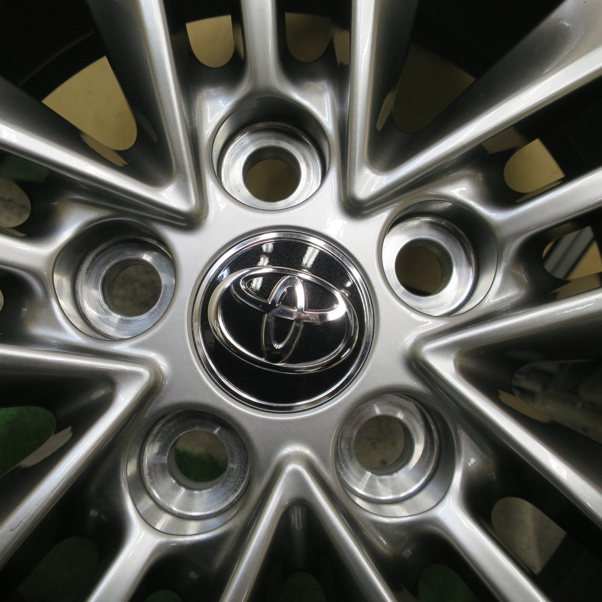 新車外し★トヨタ 40系 アルファード Zグレード 純正 ホイール 18インチ 18×7J PCD120/5H★6060202NGホ