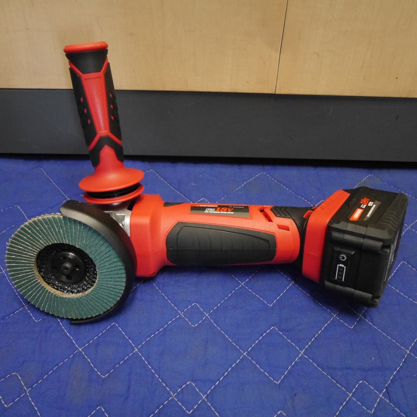 [送料無料] 美品☆アストロプロダクツ 充電式 アングル グラインダ AG849 電動 工具 切断 研削 研摩 研磨 機 ASTRO PRODUCTS☆