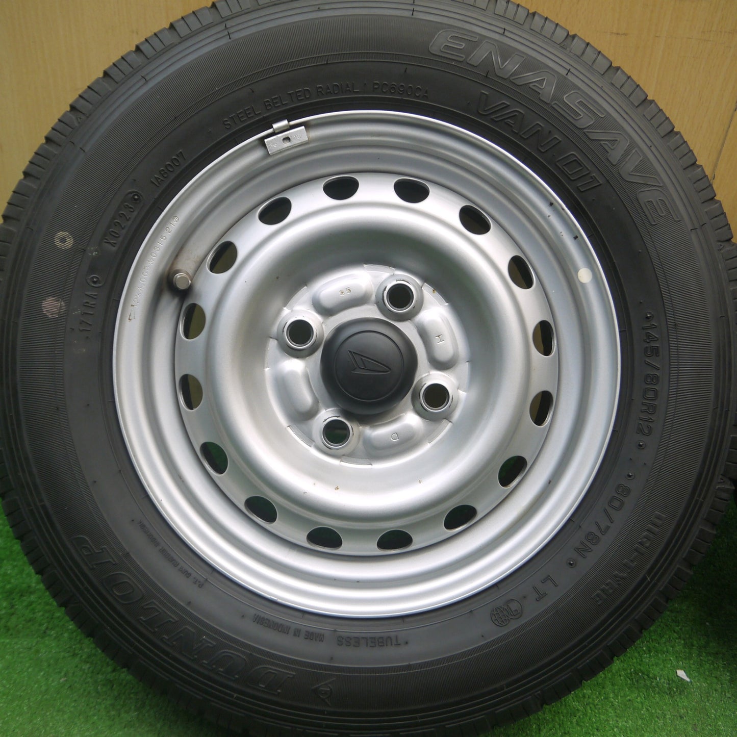 [送料無料] 4本価格！23年★ダイハツ ハイゼット アトレー 等 純正 スチール 145/80R12 80/78N ダンロップ エナセーブ VAN01 12インチ PCD100/4H★5021707Hノ