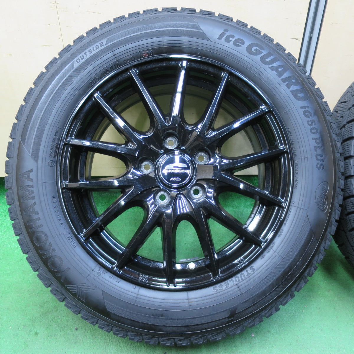 [送料無料] バリ溝！20年！キレイ！9分★スタッドレス 205/65R16 ヨコハマ アイスガード iG50 プラス SCHNEIDER MiD シュナイダー 16インチ PCD114.3/5H★4110511イス