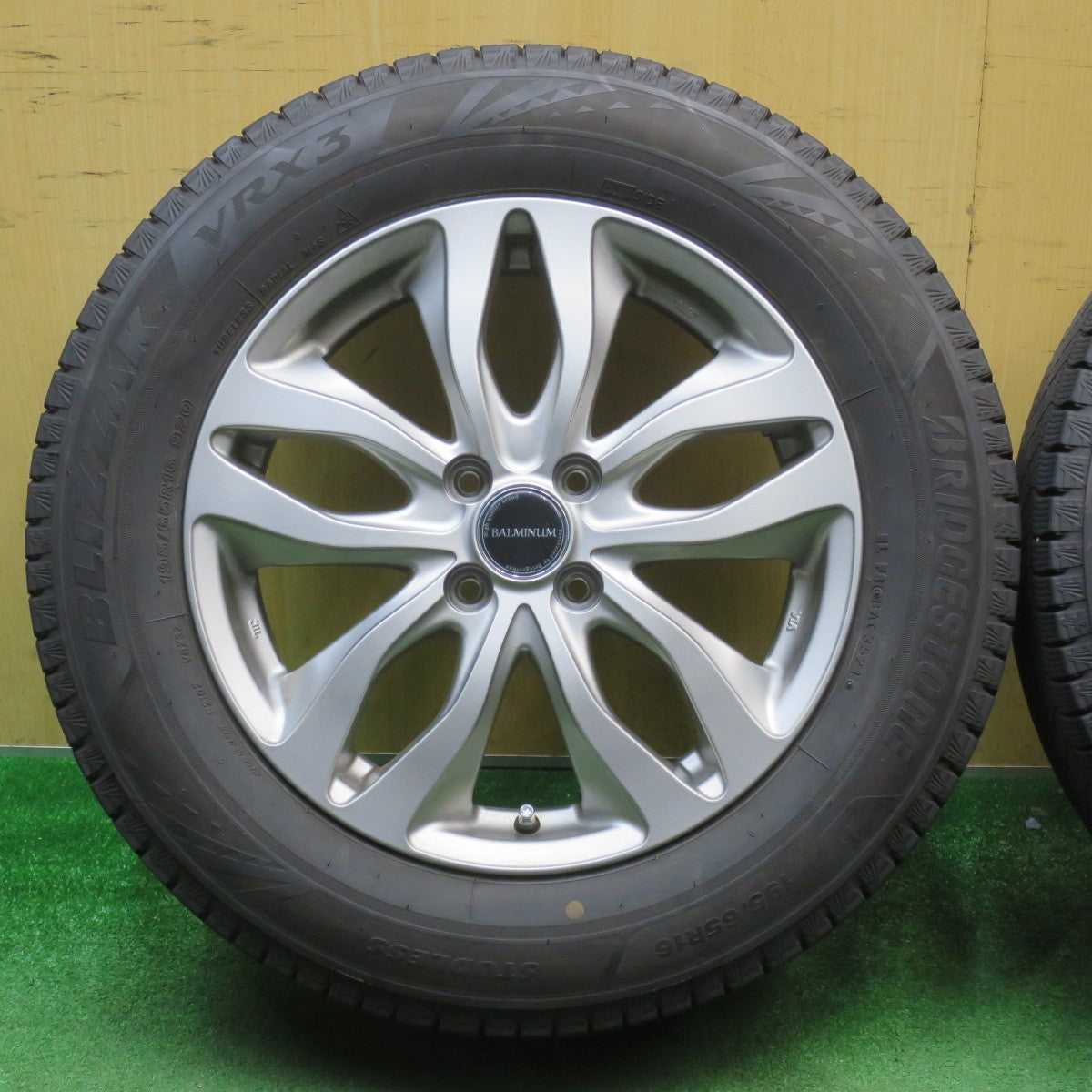 バリ溝！キレイ！9.5分★スタッドレス 195/65R16 ブリヂストン ブリザック VRX3 BALMINUM DS-M バルミナ 16インチ PCD100/4H★6020908NJス