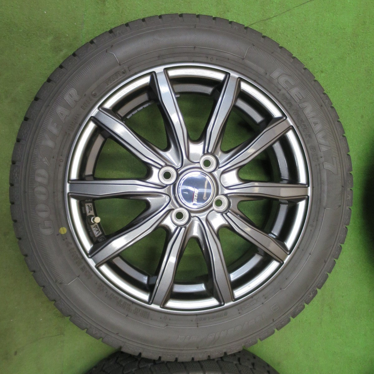 バリ溝！キレイ！8.5分★スタッドレス 165/65R15 グッドイヤー アイスナビ7 D.O.S. DOS 15インチ ソリオ ハスラー タフト 等 PCD100/4H★6021802ナス