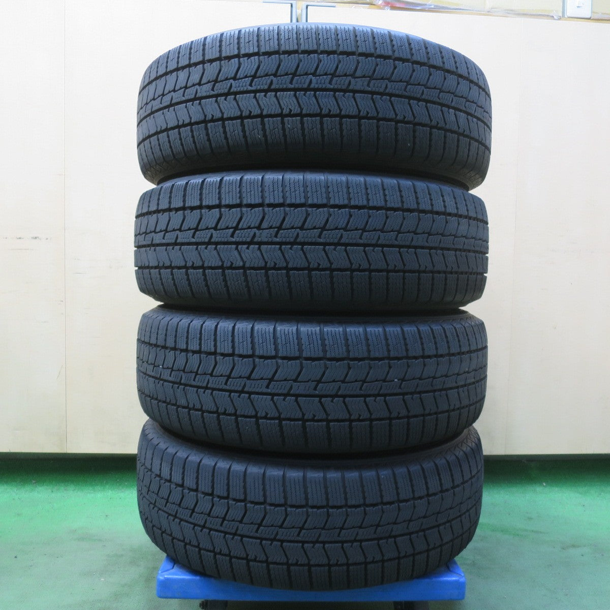 バリ溝！24年！9分◎スタッドレス 195/65R15 トーヨー オブザーブ GIZ3 社外 アルミ 15インチ PCD114.3/5H◎6062702イス
