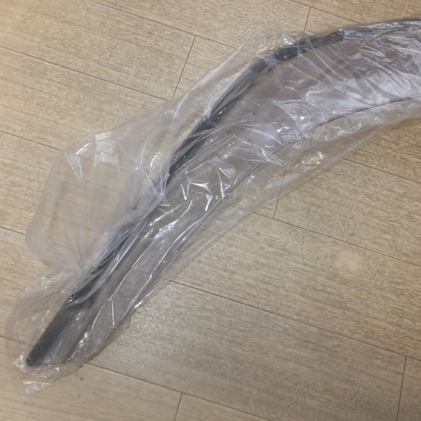 [送料無料] 未使用★三菱 MITSUBISHI パジェロイオ エクシードバイザー MZ562775　フロント 左前 バイザー★