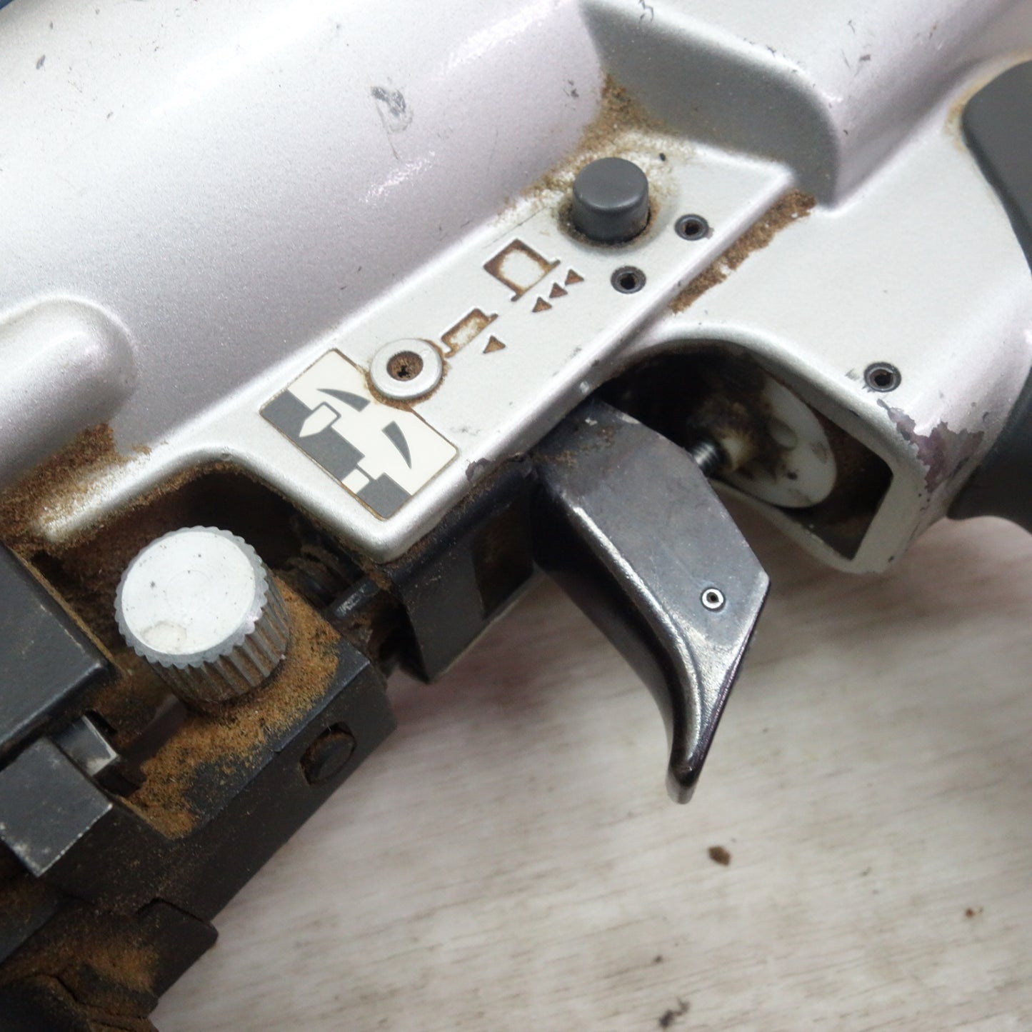 [送料無料] ☆カネマツ 常圧 フロア タッカ KTZ-1150KF 釘打ち機 タッカー エア 工具☆