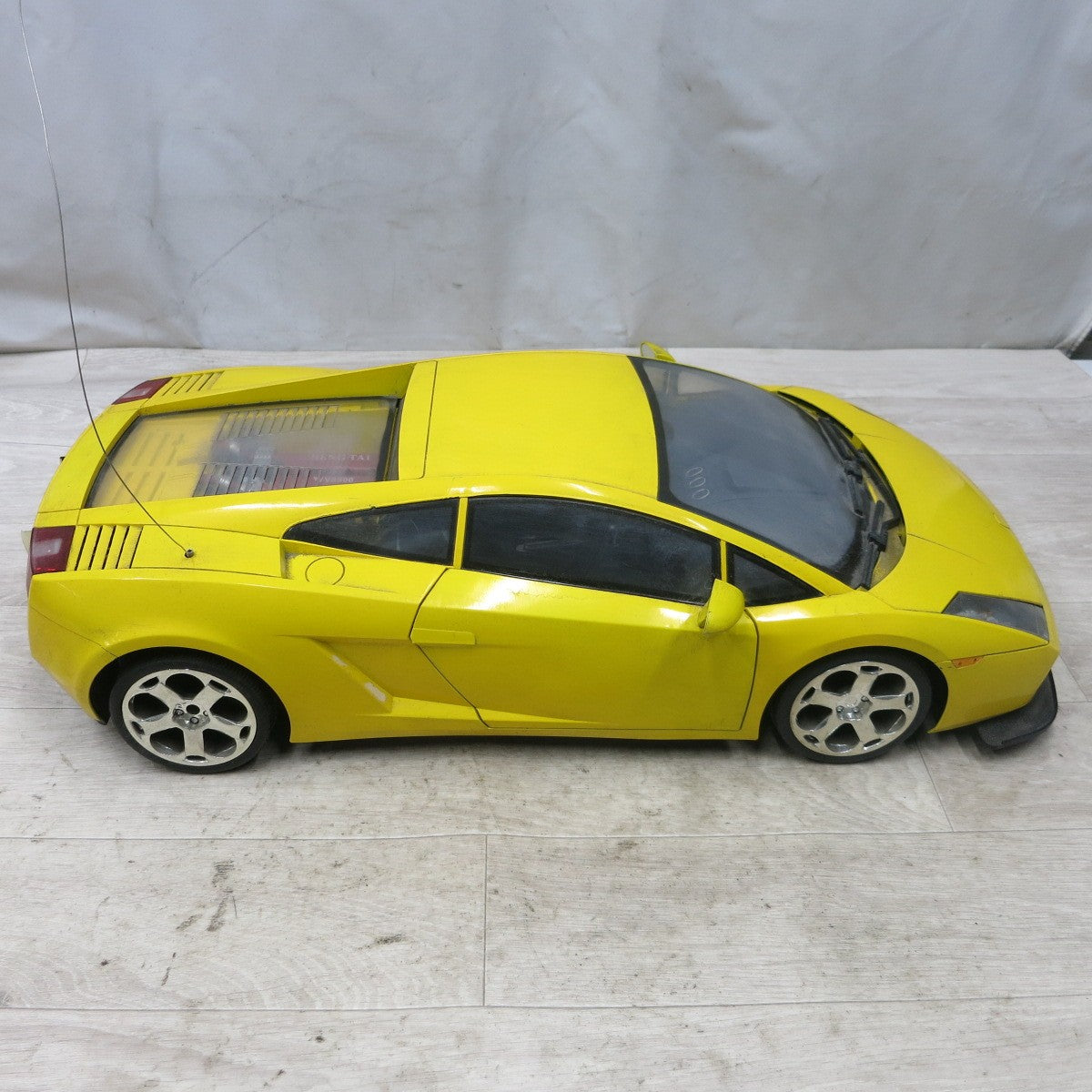 [送料無料] ◆ランボルギーニ ラジコン カー ガヤルド  イエロー 黄色 TH-2884 おもちゃ レージングカー 現状品◆