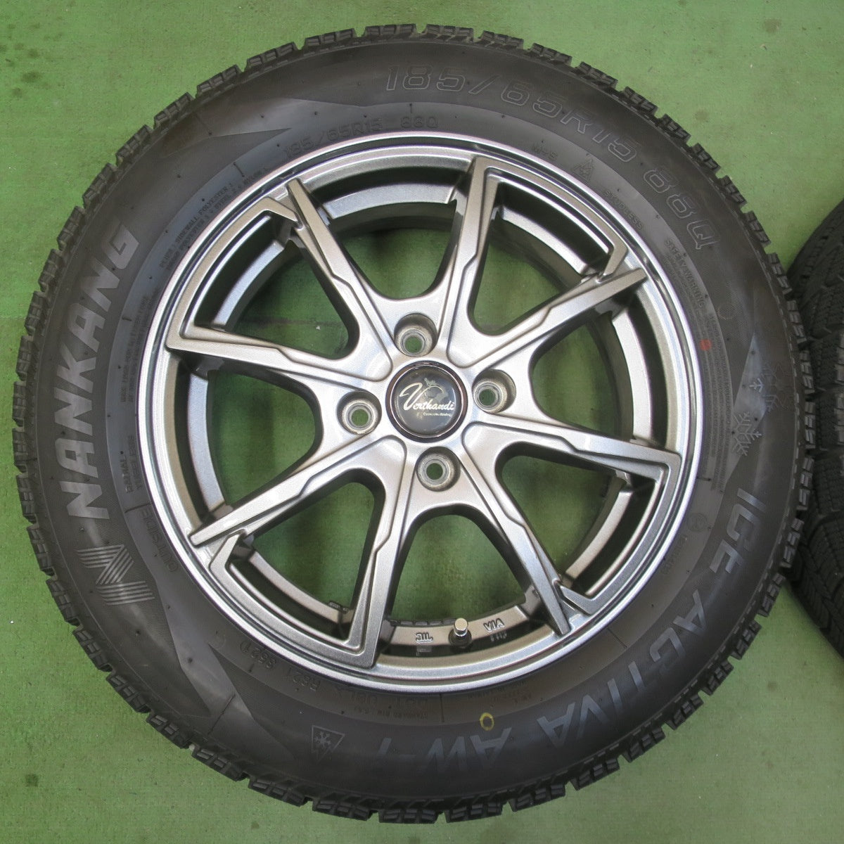 バリ溝！キレイ！9.5分★スタッドレス 185/65R15 ナンカン アイスアクティバ AW-1 Verthandi ヴェルザンディ ヴェルサンディ 15インチ PCD100/4H★6022110イス