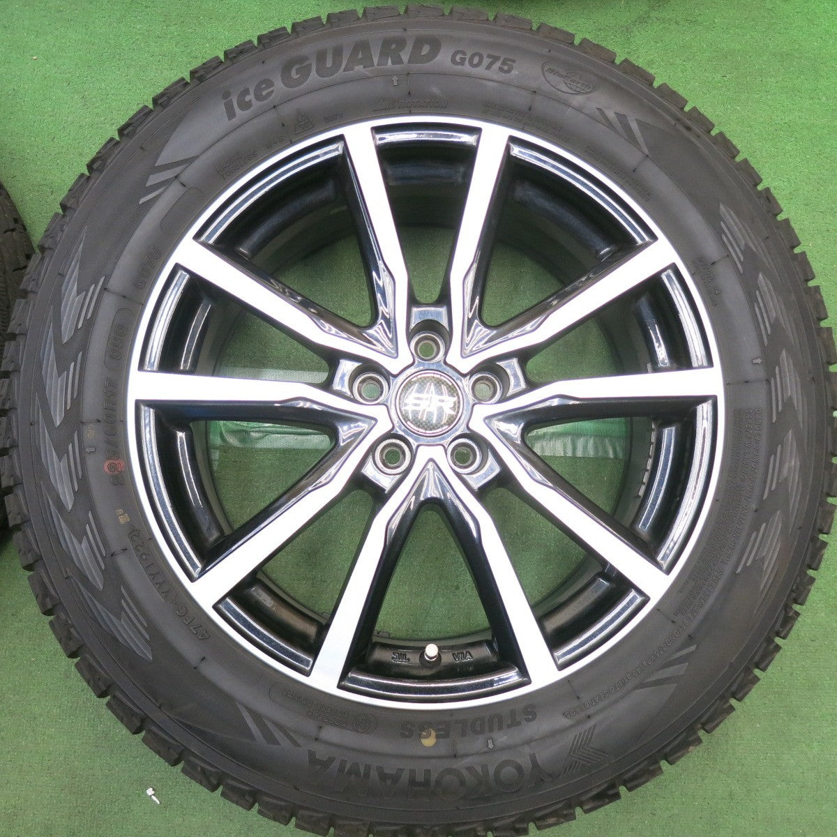 バリ溝！22年！キレイ！9.5分◎フォレスター XV 等 225/60R17 スタッドレス ヨコハマ アイスガード G075 STRANGER ストレンジャー 17インチ PCD100/5H◎6092406HAス