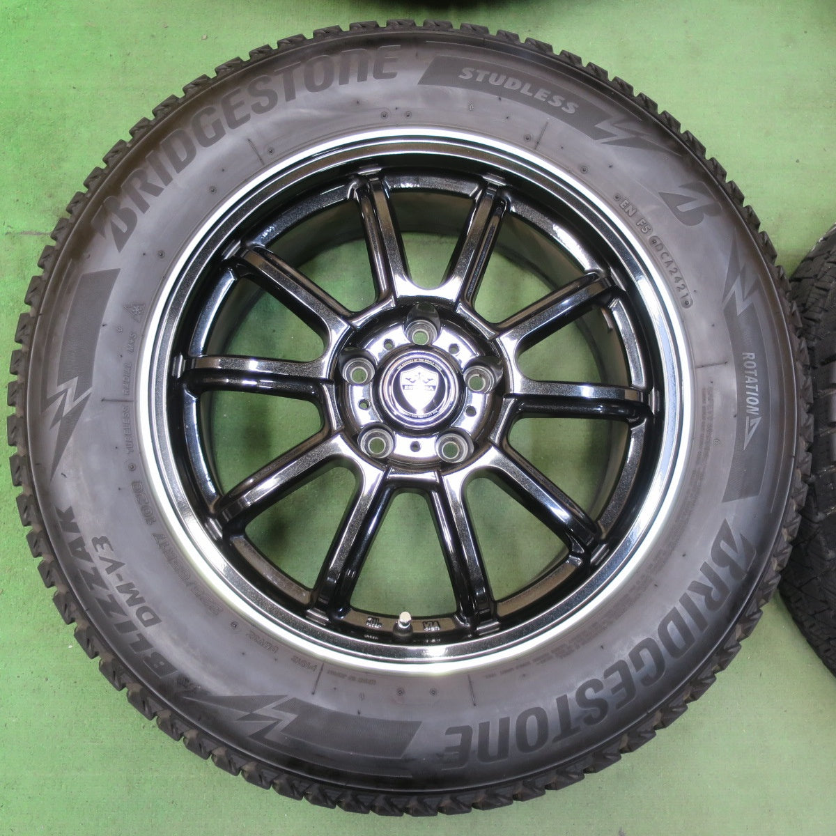 バリ溝！21年！キレイ！9分★スタッドレス 225/65R17 ブリヂストン ブリザック DM-V3 ESTROSA エステローザ 17インチ PCD114.3/5H★5100911イス