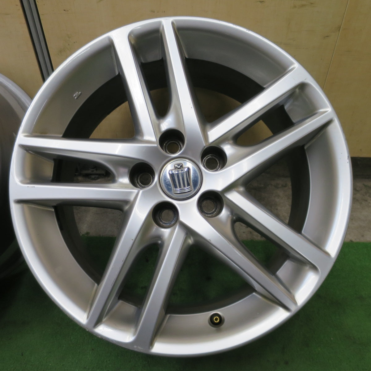 4本価格★トヨタ 200系 クラウン アスリート 純正 ホイール 18インチ 18×8J PCD114.3/5H★6052201NGホ