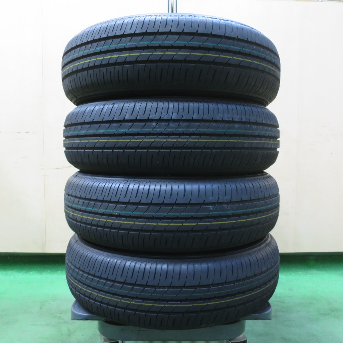 新車外し！25年★155/65R14 トーヨー ナノエナジー3B タイヤ 14インチ ムーブ タント ワゴンR N-BOX スペーシア デイズ ウェイク 等★5070302イノタ