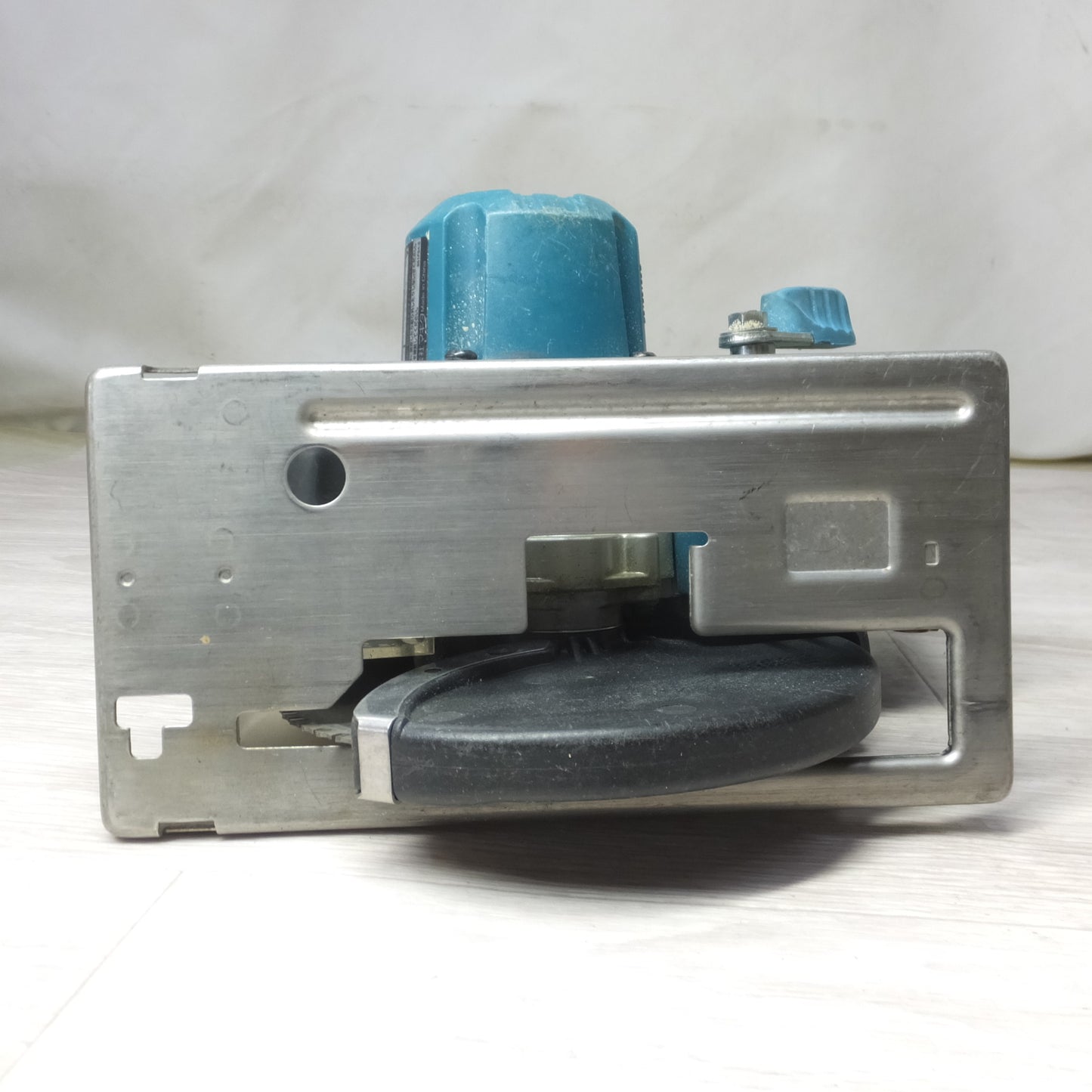 [送料無料] ◆makita マキタ 150mm 充電式チップソーカッタ CS551D 18V 切断機 電動工具 本体のみ◆