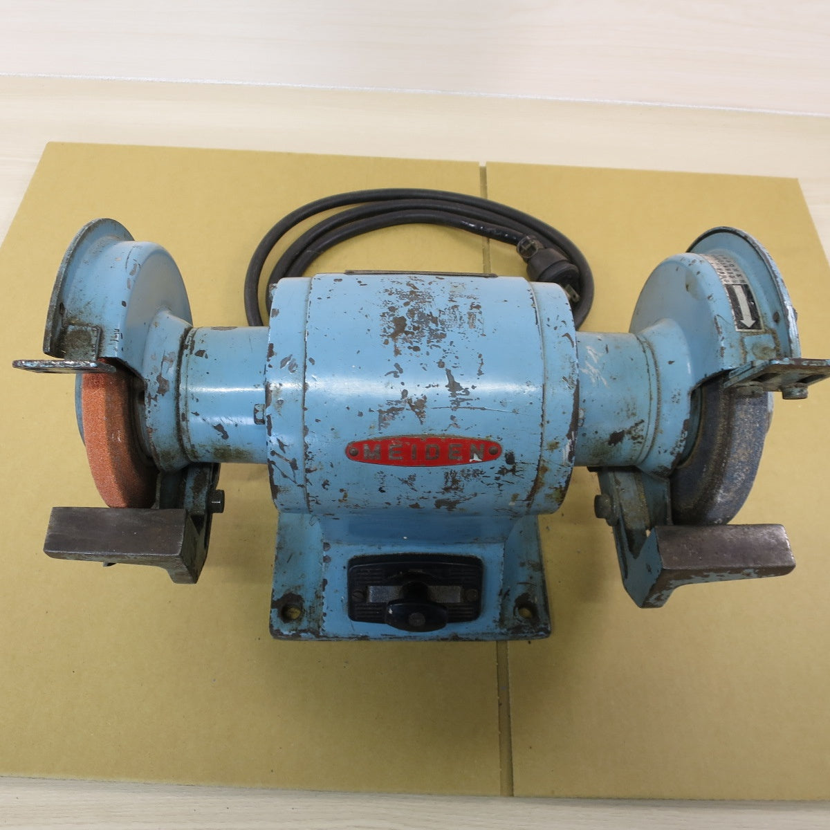 ☆明電舎 150mm 両頭 ベンチ グラインダー BGC-201 電動 工具 Meidensha コード式 100V 研削 研摩 研磨 機☆ [送料無料]