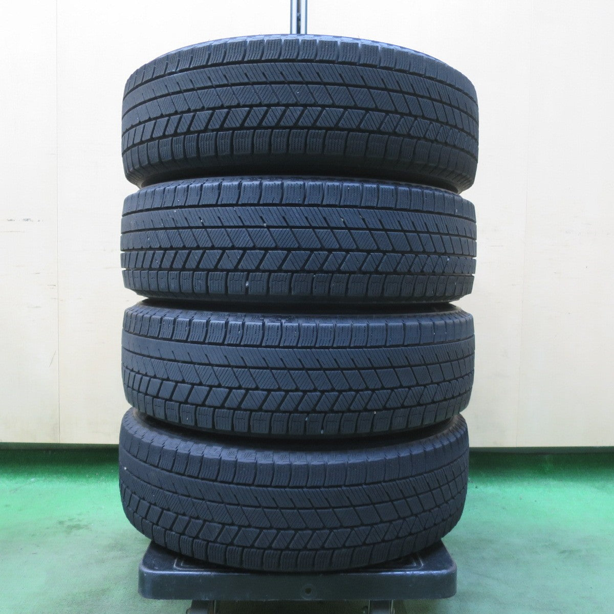 バリ溝！22年！キレイ！9.5分★スタッドレス 175/65R15 ブリヂストン ブリザック VRX3 TEAD テッド 15インチ PCD100/4H★6012007イス
