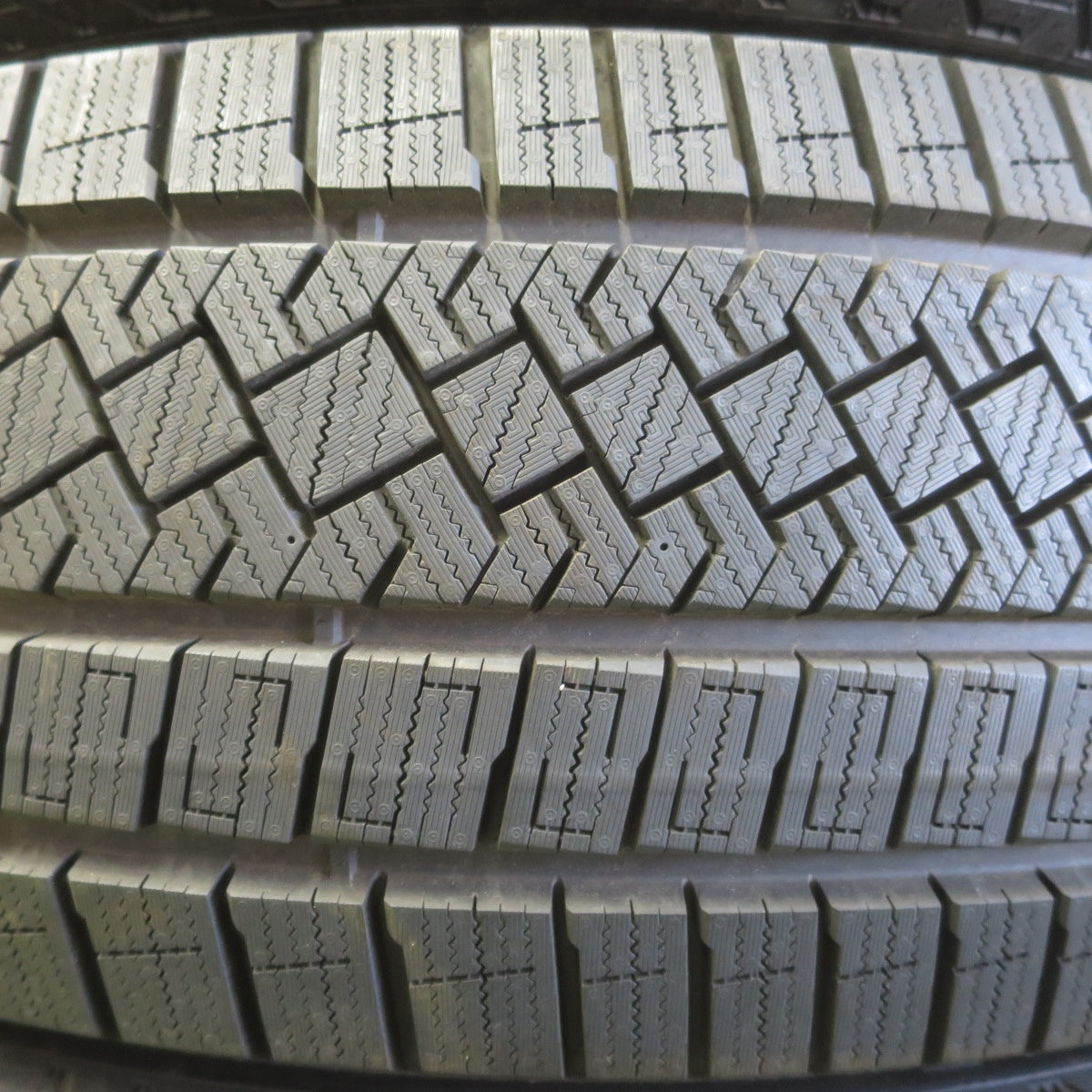 ほぼ未使用！22年★スタッドレス 235/55R20 ピレリ アイスゼロ アシンメトリコ タイヤ 20インチ レクサス NX RX 等★6051510イスタ