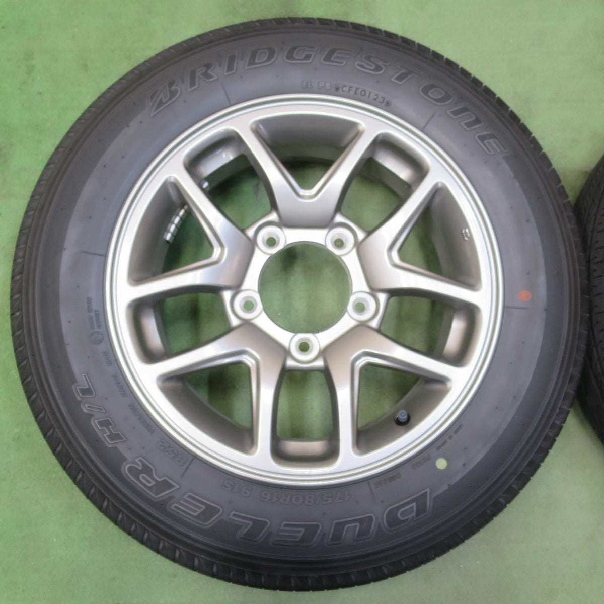 バリ溝！23年！キレイ！9.5分★スズキ JB64 W ジムニー 純正 175/80R16 ブリヂストン デューラー H/L 852 16インチ PCD139.7/5H★5111211イノ