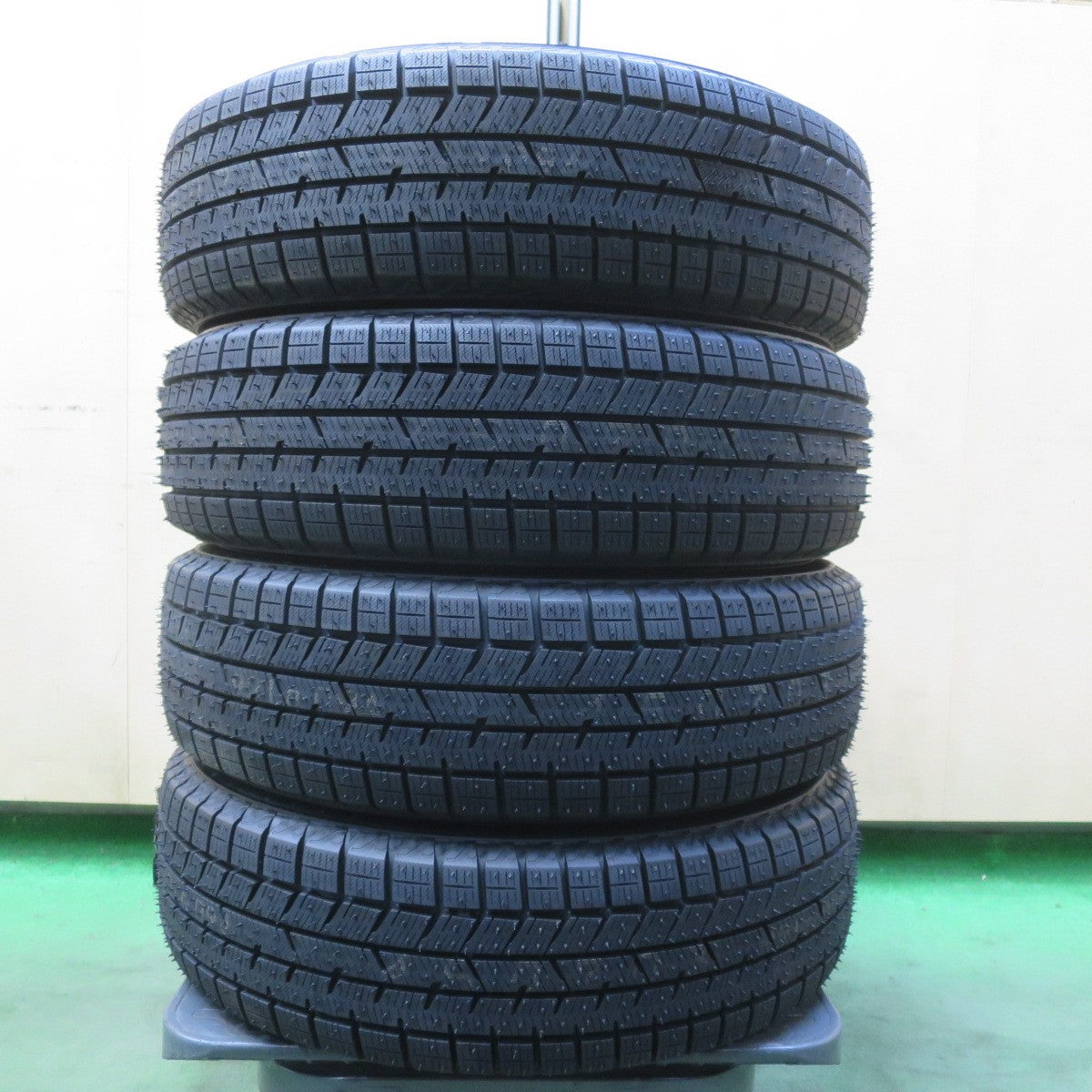 未使用！25年◎スタッドレス 155/65R14 ヨコハマ アイスガード iG80 E+ WEZEN 社外 アルミ 14インチ PCD100/4H◎6080904イス