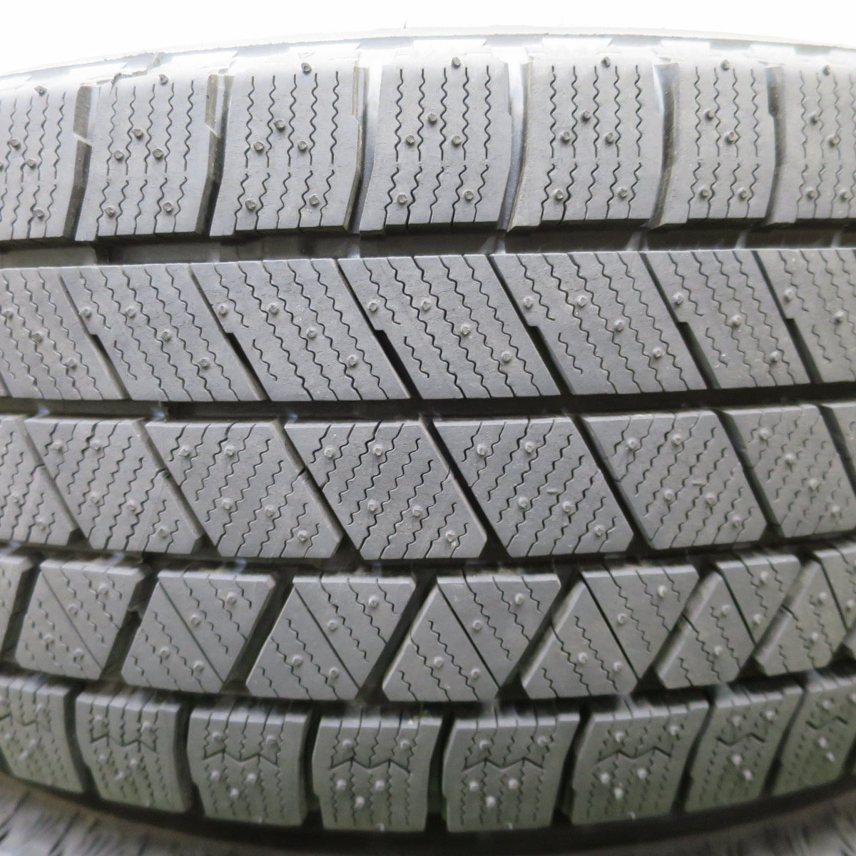 ほぼ未使用！25年！キレイ◎スタッドレス 215/65R16 ブリヂストン ブリザック VRX3 BALMINUM LS10 バルミナ 16インチ PCD114.3/5H◎6092503NGス